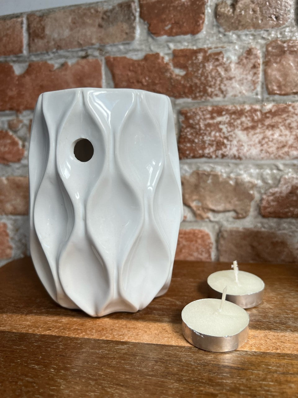 White Curve Burner